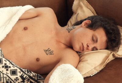 charlie musk sleeping naked